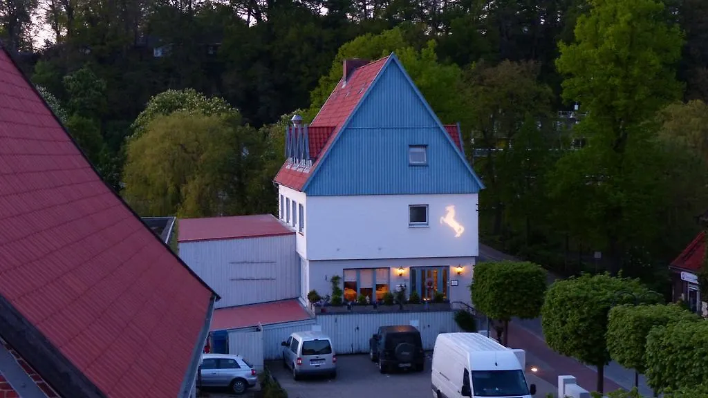 Restaurant und Hotel Zum Weissen Ross-1